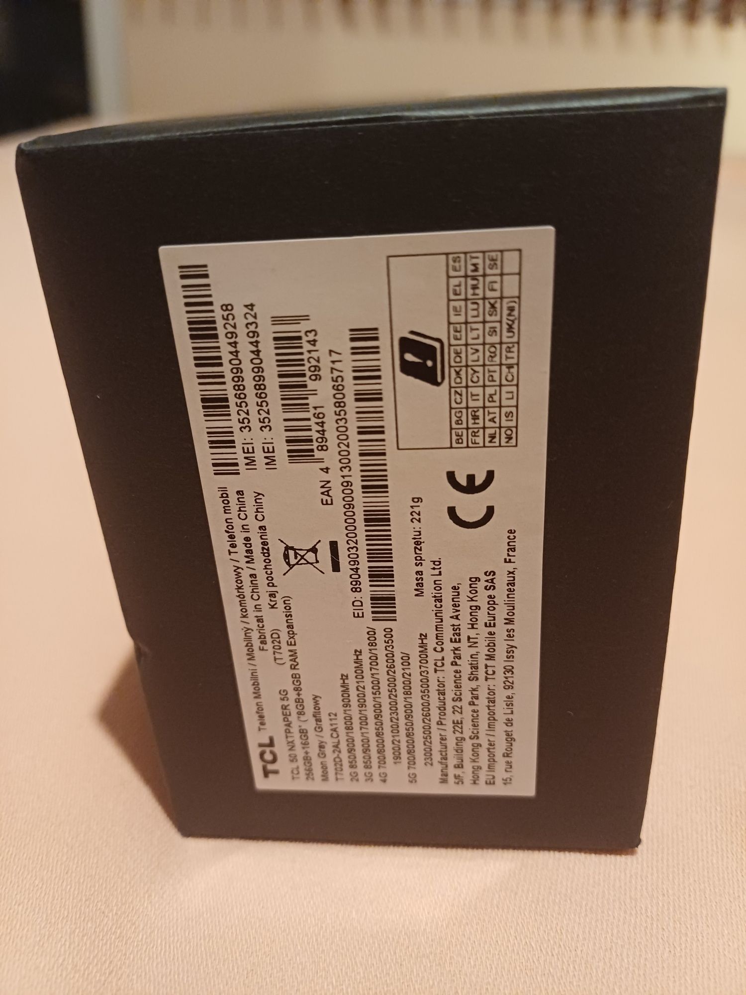 Продавам нов телефон TCL NXTPAPER 5G!