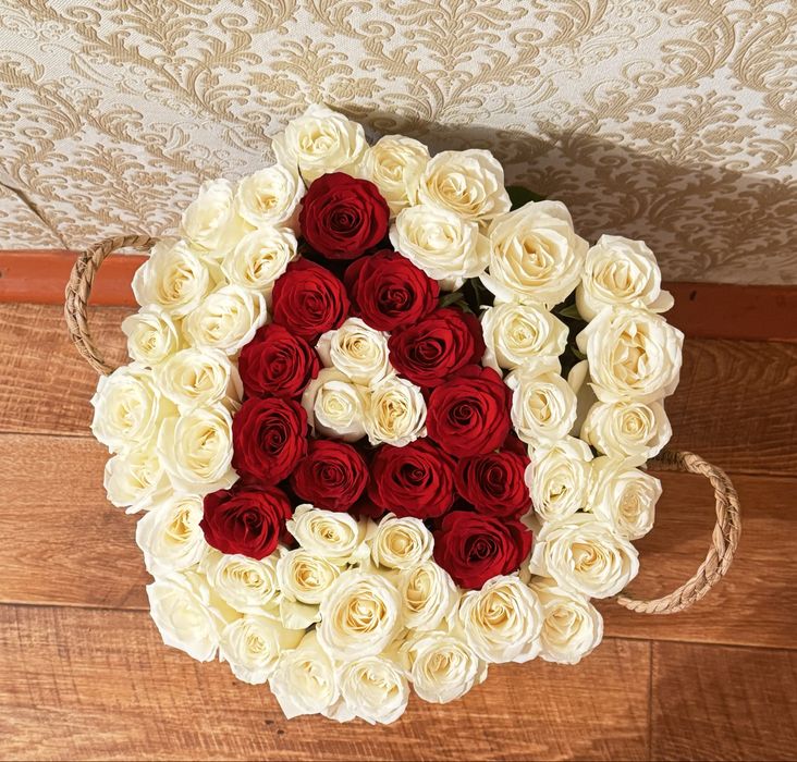 Цветы  51 роза буква А