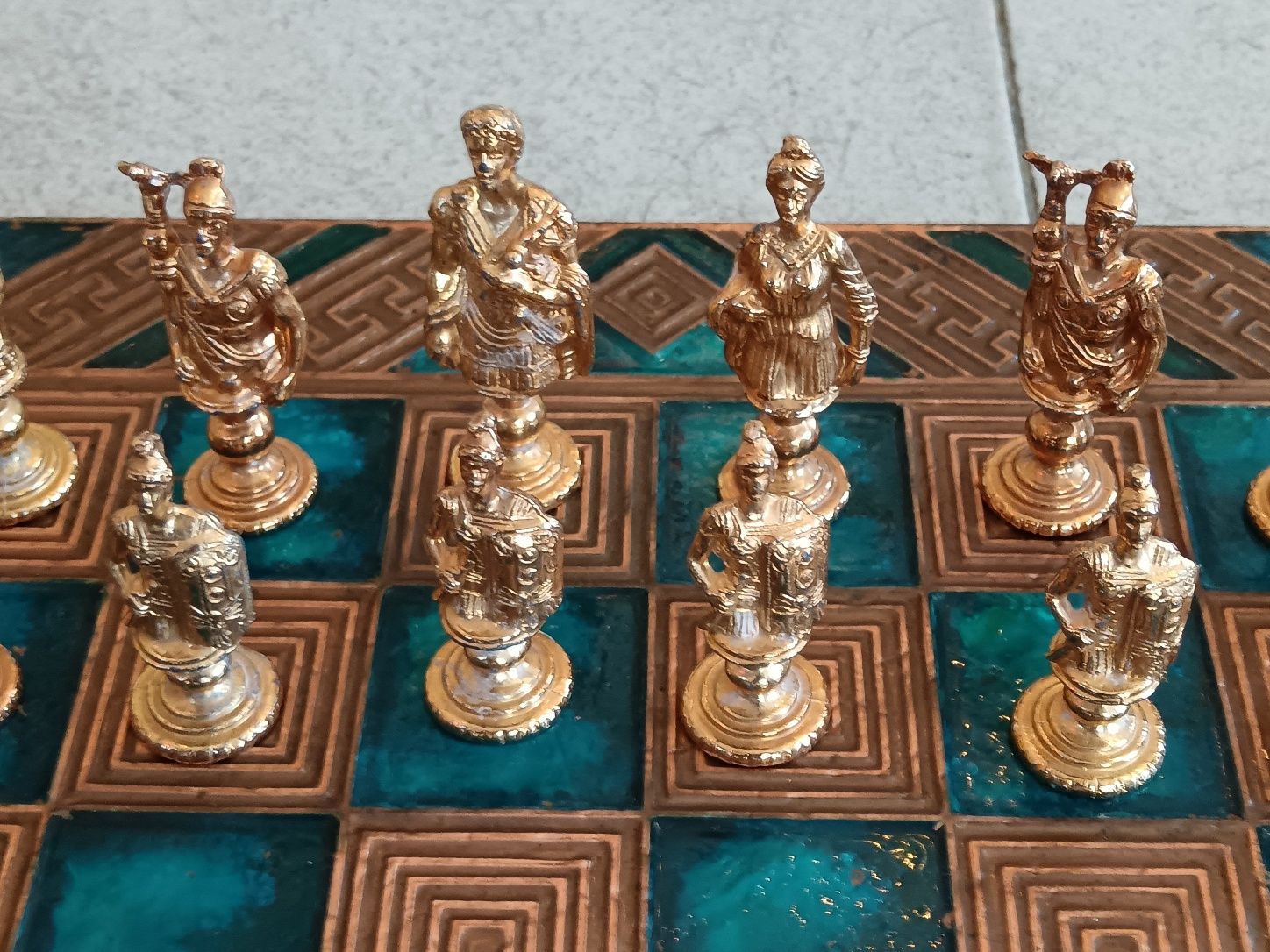 Метален шах с метална дъска