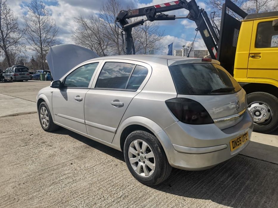 Opel Astra H 1.8 16v Автоматик НА ЧАСТИ