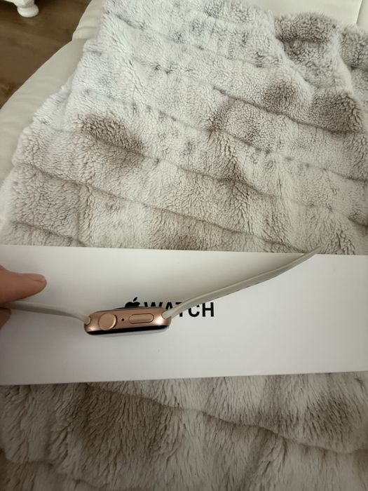 Apple watch SE Gold Aluminium Case-40 MM
