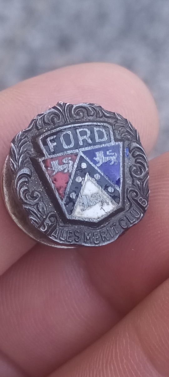 Insigna veche, Ford