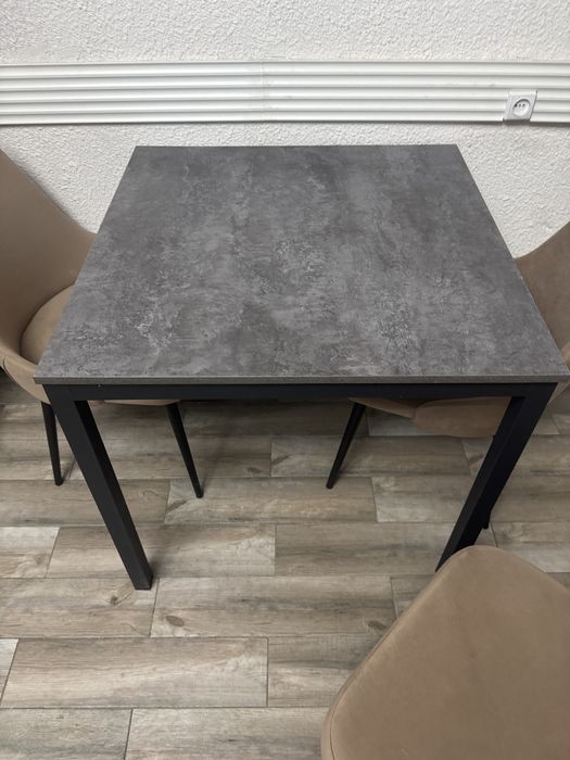 Столы кухонные и для гостиной