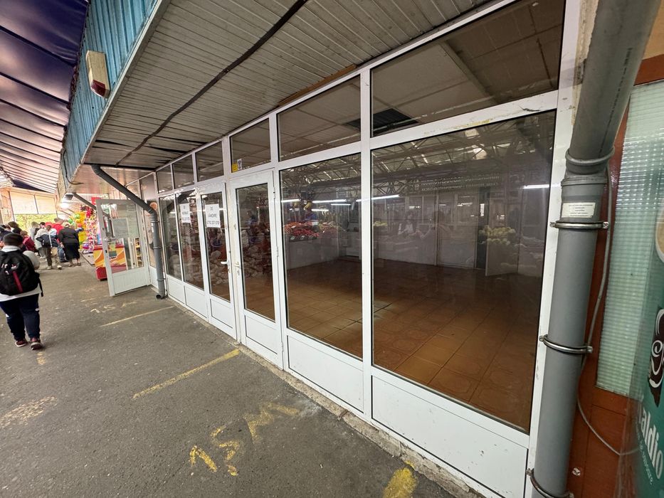 Vand sau inchiriez spatiu comerical in piata Nord Ploiesti!