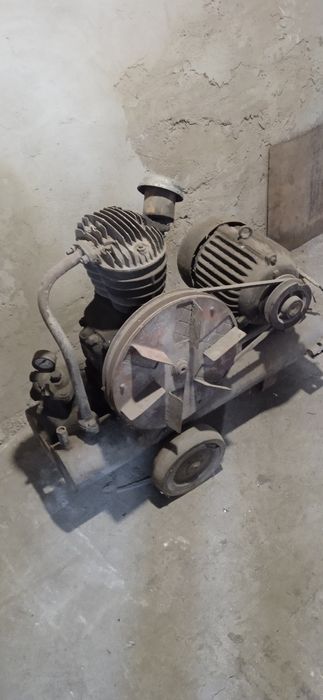 Продам компрессор