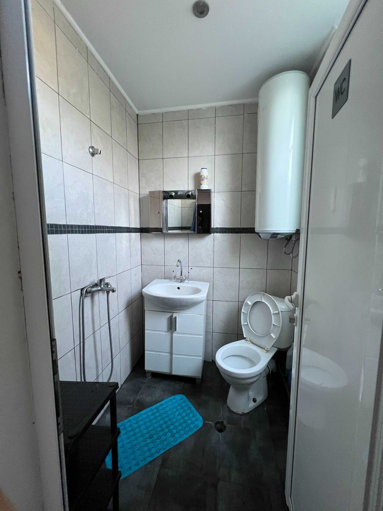 Дава се под наем Двустаен апартамент в Бургас, Център - 60 кв.м за 300 € - Снимка #7