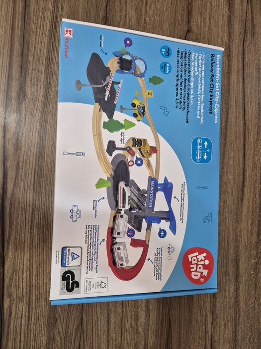 Set circuit din lemn cu  trenulet