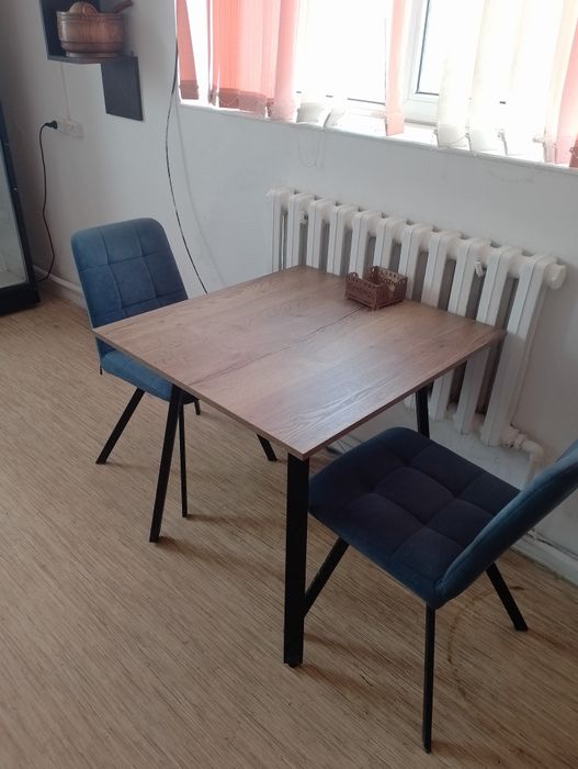 Продам стол и стулья