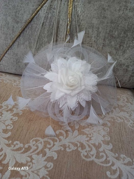 Официално бяла рокля