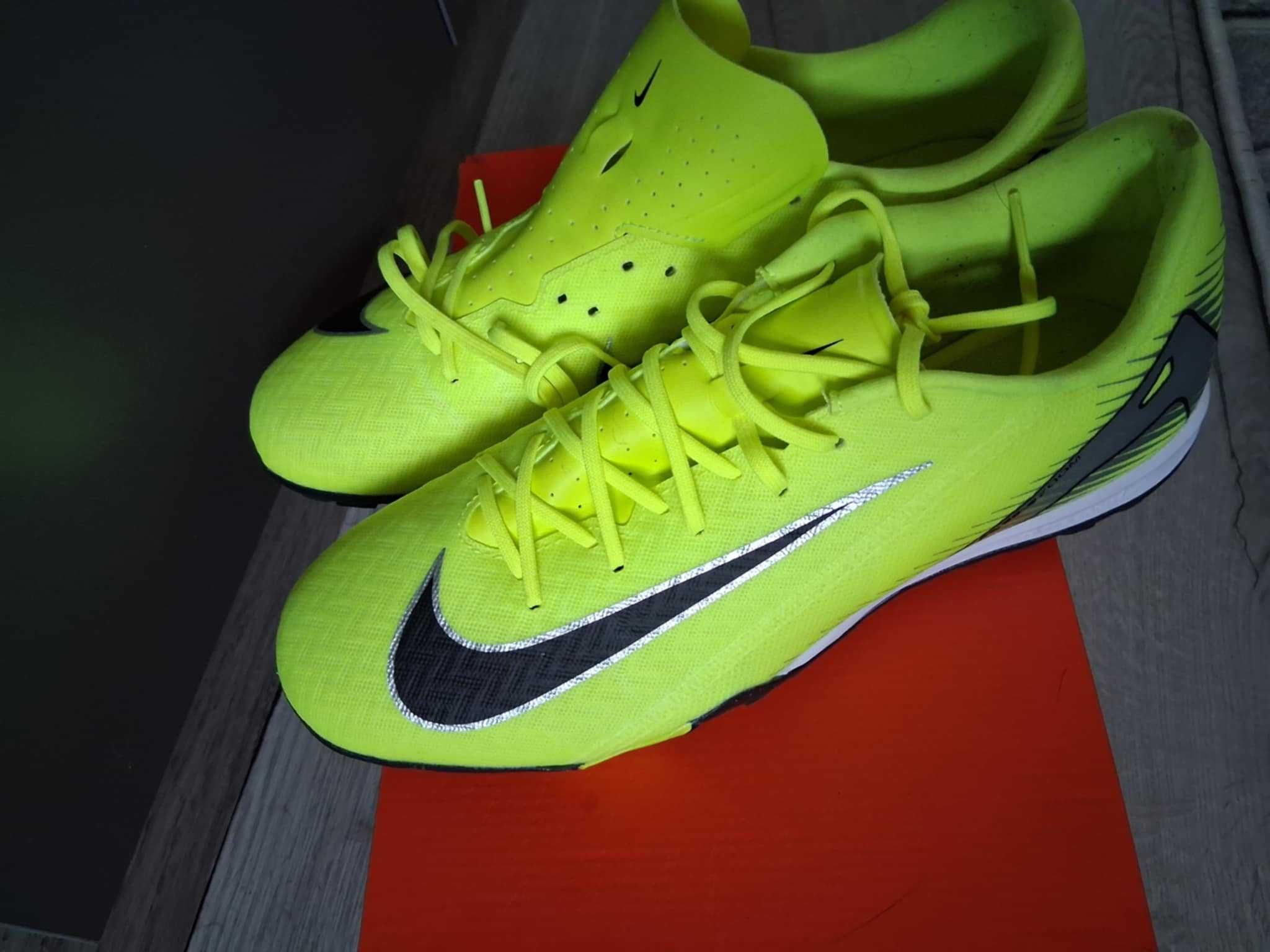 Мъжки маратонки - AdidasPure boost 5 и Nike Mercurial Vapor 16 Academy
