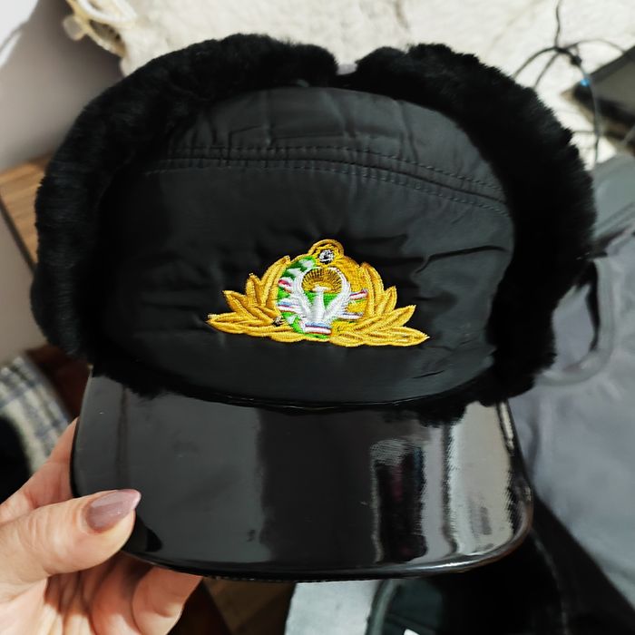 Продам две новые военные шапки