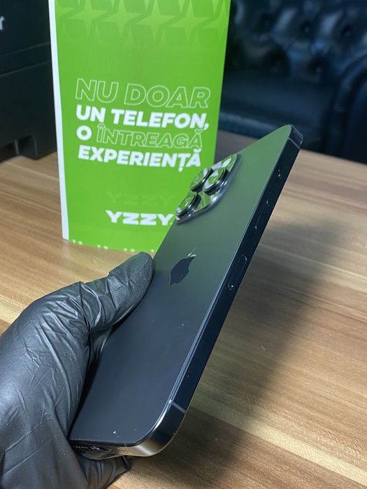 iPhone 16 Pro Max • 256 GB • Black Titanium