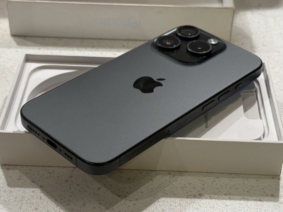 iPhone 15 Pro 128GB Titanium Black – Като НОВ, 95% Батерия.
