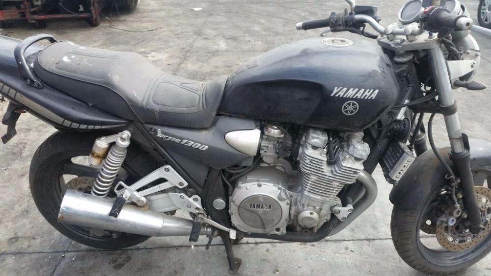 Мотоциклет ямаха-XJR 1300 (YAMAHA XJR 1300) -на части