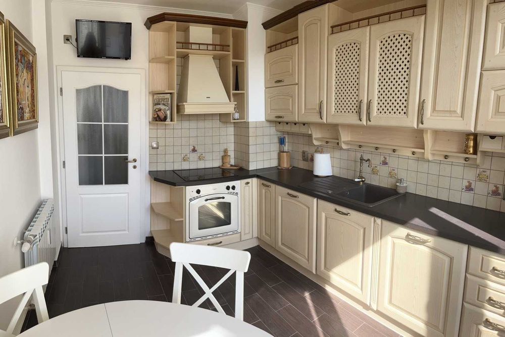 Дава се под наем Тристаен апартамент в София, Стрелбище - 85 кв.м за 800 € - Снимка #2