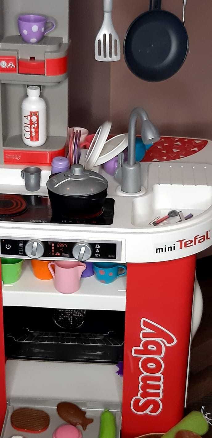 Продавам детска кухня Smoby Tefal Studio French с аксесоари и звук