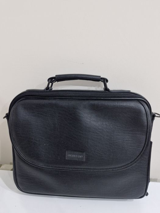 Сумка кожанная для ноутбука SUMDEX за 10000 тг.