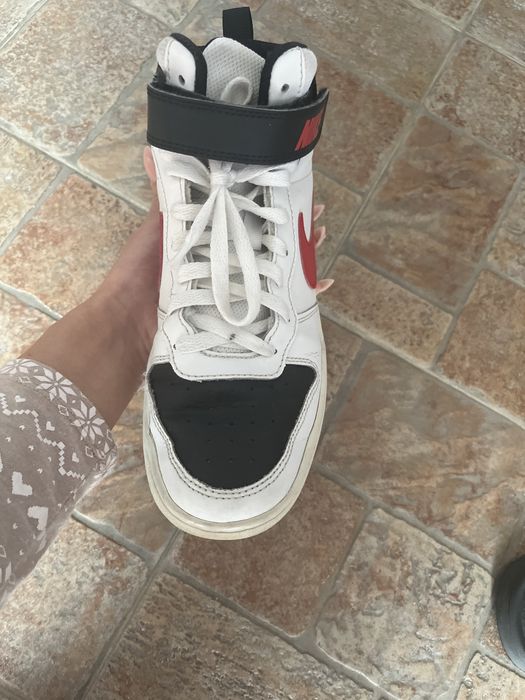 Маратонки NIKE 38,5