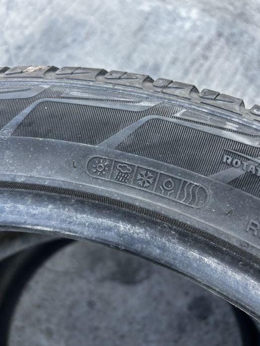 2бр Гуми всесезонни 305/40R22 Hankook