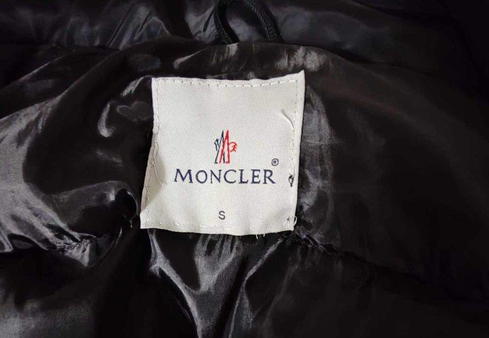 Geaca Moncler neagra