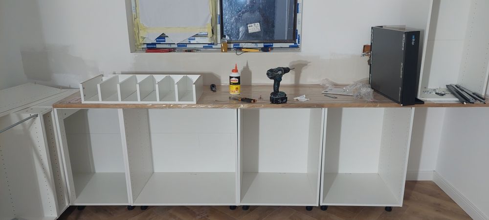 Montez ori ce tip de mobila.