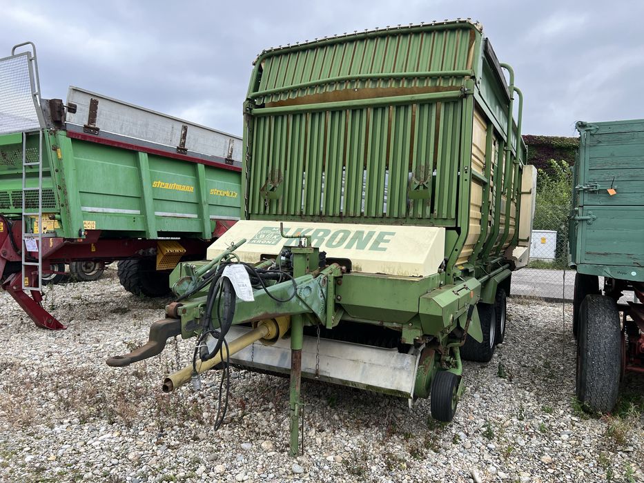 Remorca de adunat si transport furaje Krone GD Titan 36