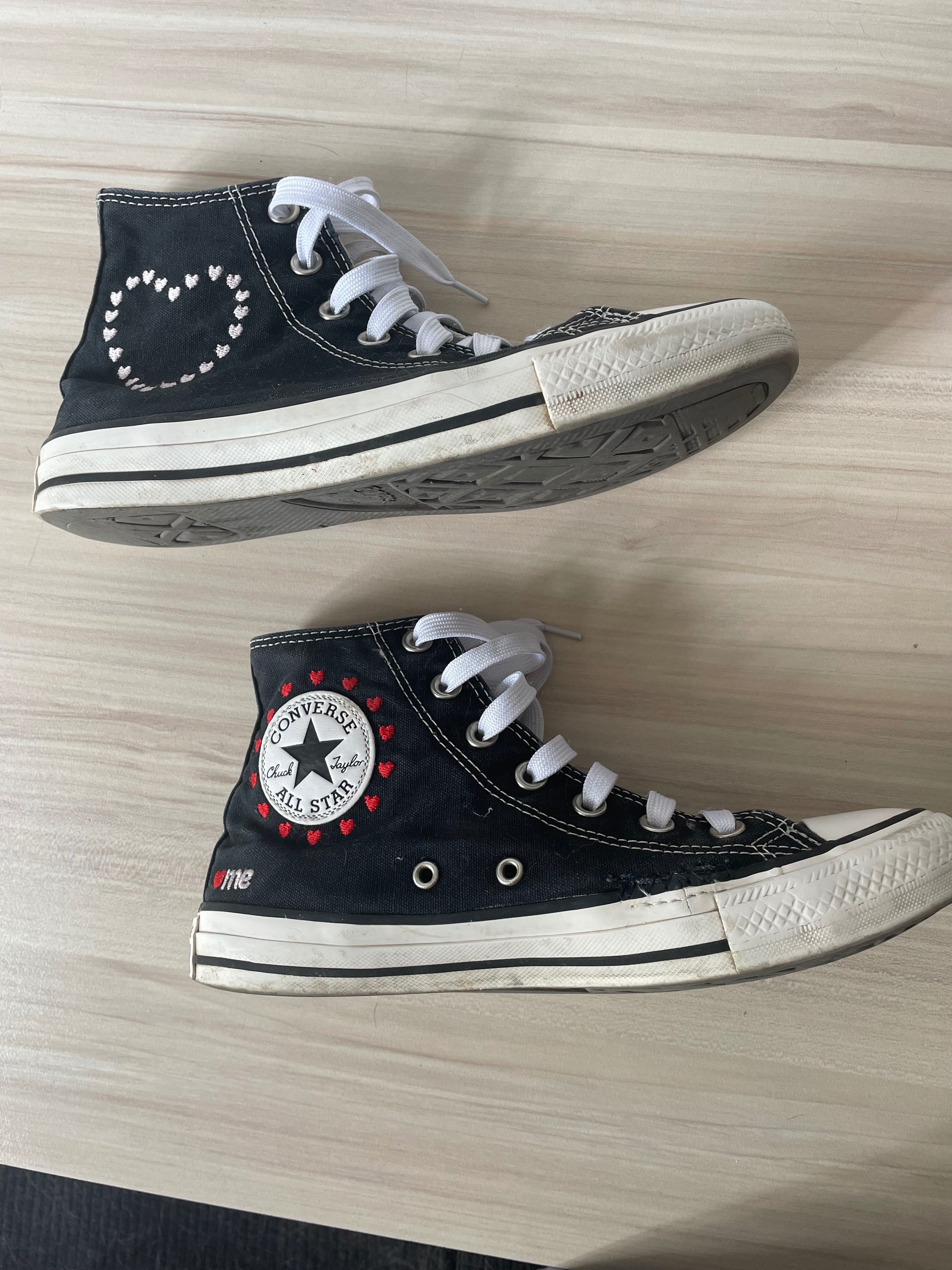 Converse Chuck Taylor All Star High Embroidered Hearts