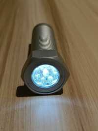 Lanternă cu LED-uri, în formă de şurub