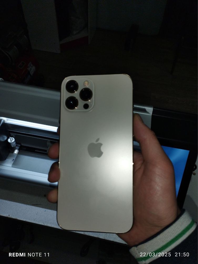 Iphone 12 pro max sotiladi