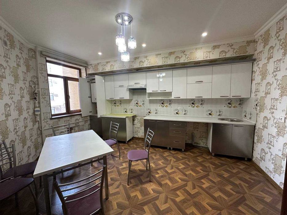 Продаётся 3х комн квартира на 2 этаже Ор-р  Военкомат