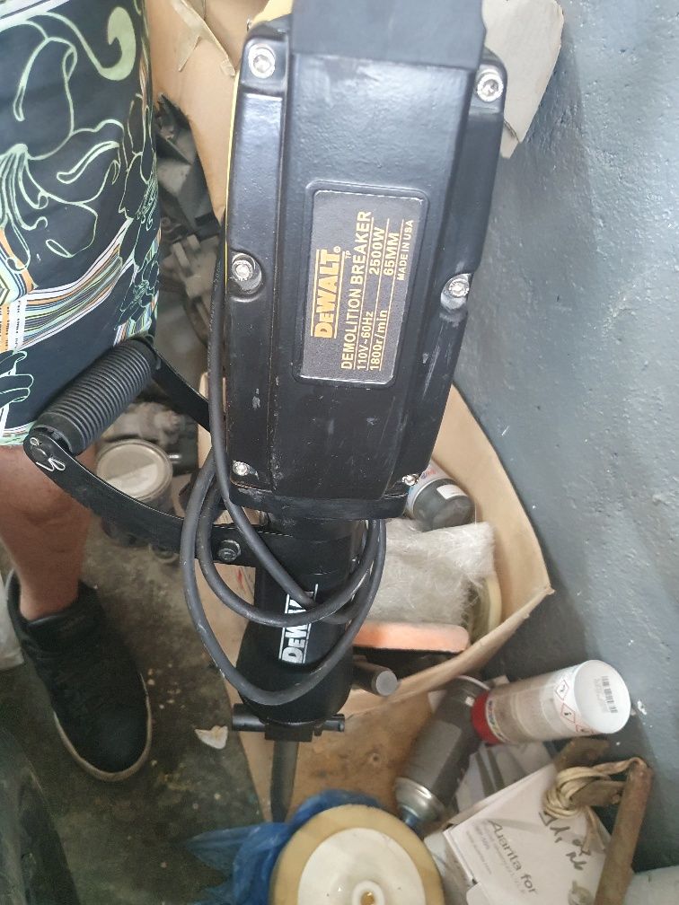 Къртач Dewalt  2500W