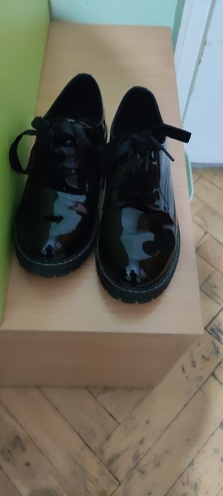 Готини обувки  тип лоуфъри