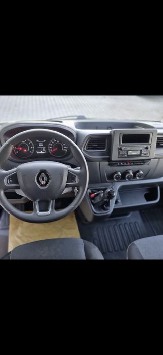 Vând Renault Master