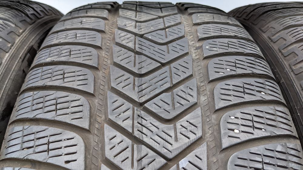 235/60/R18 SET 4 Anvelope de Turism PIRELLI (Cod S0546)