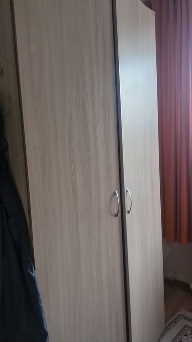 Продам молочный шифонер