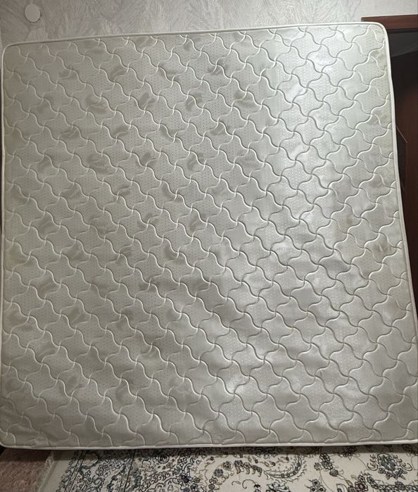 Продам матрас 200x200