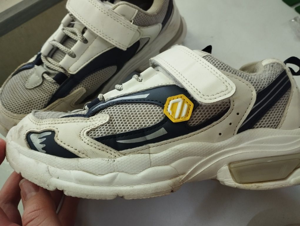 Кроссовки от Vicco