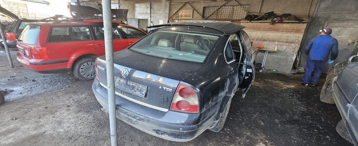 Soclu becuri lampa stop pe aripa dreapta Volkswagen VW Passat B5.5 (f