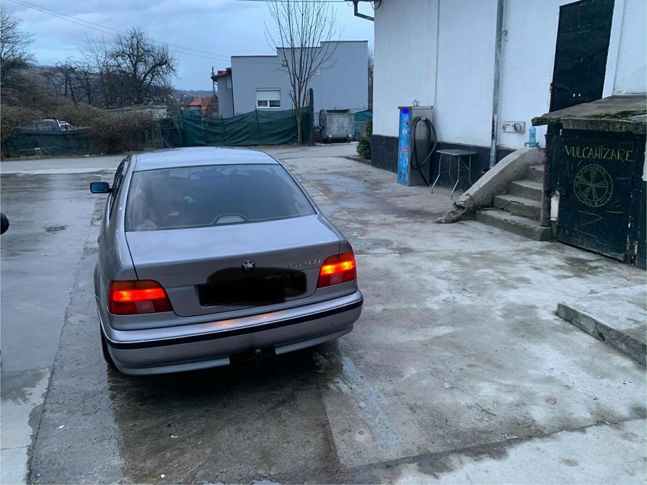 Vand BMW 5000lei sau schimb