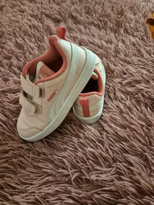 Adidasi fete Puma nr.27
