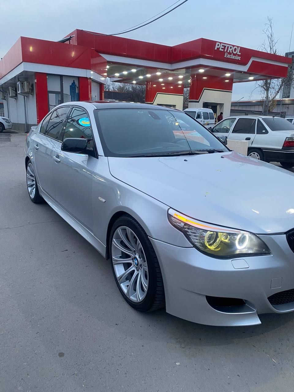 BMW E60 2004 sotiladi