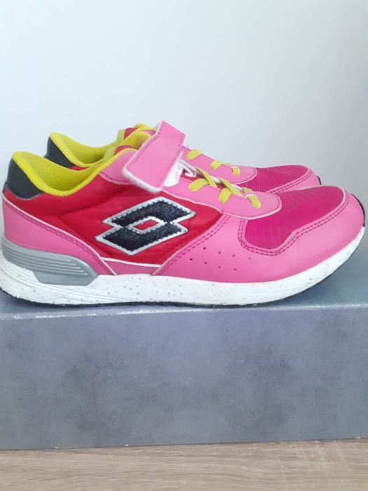 Подарявам детски маратонки LOTTO