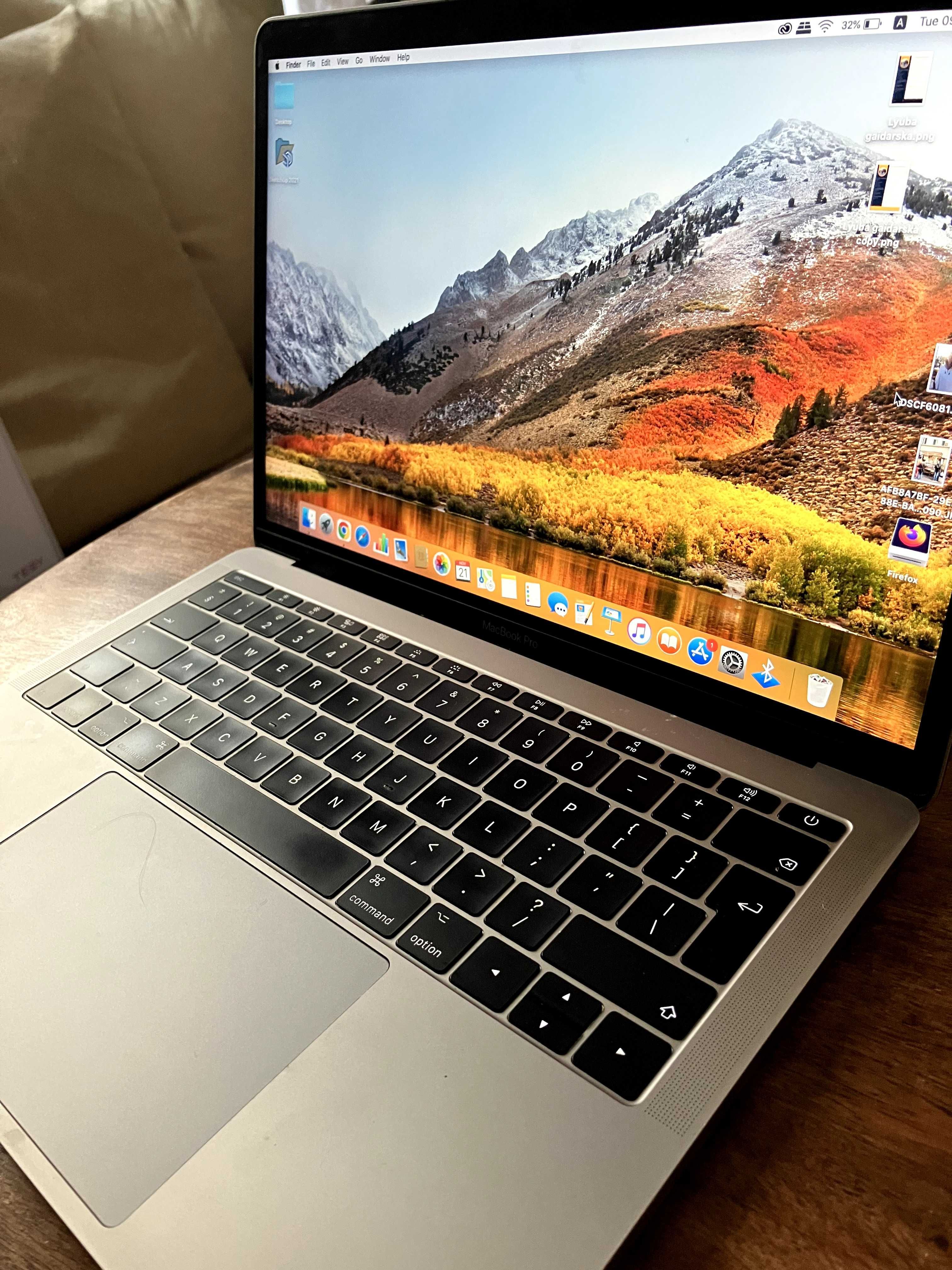 MacBook Pro (13-инчов, 2017 г два Thunderbolt 3 порта)