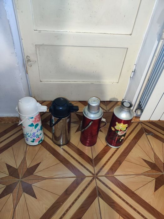 Vand  Termosuri Ieftine,  de 1,8-2 l ca in poze.