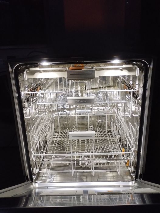 Съдомиялна Miele G5830 SCI Осветление ,Вакум