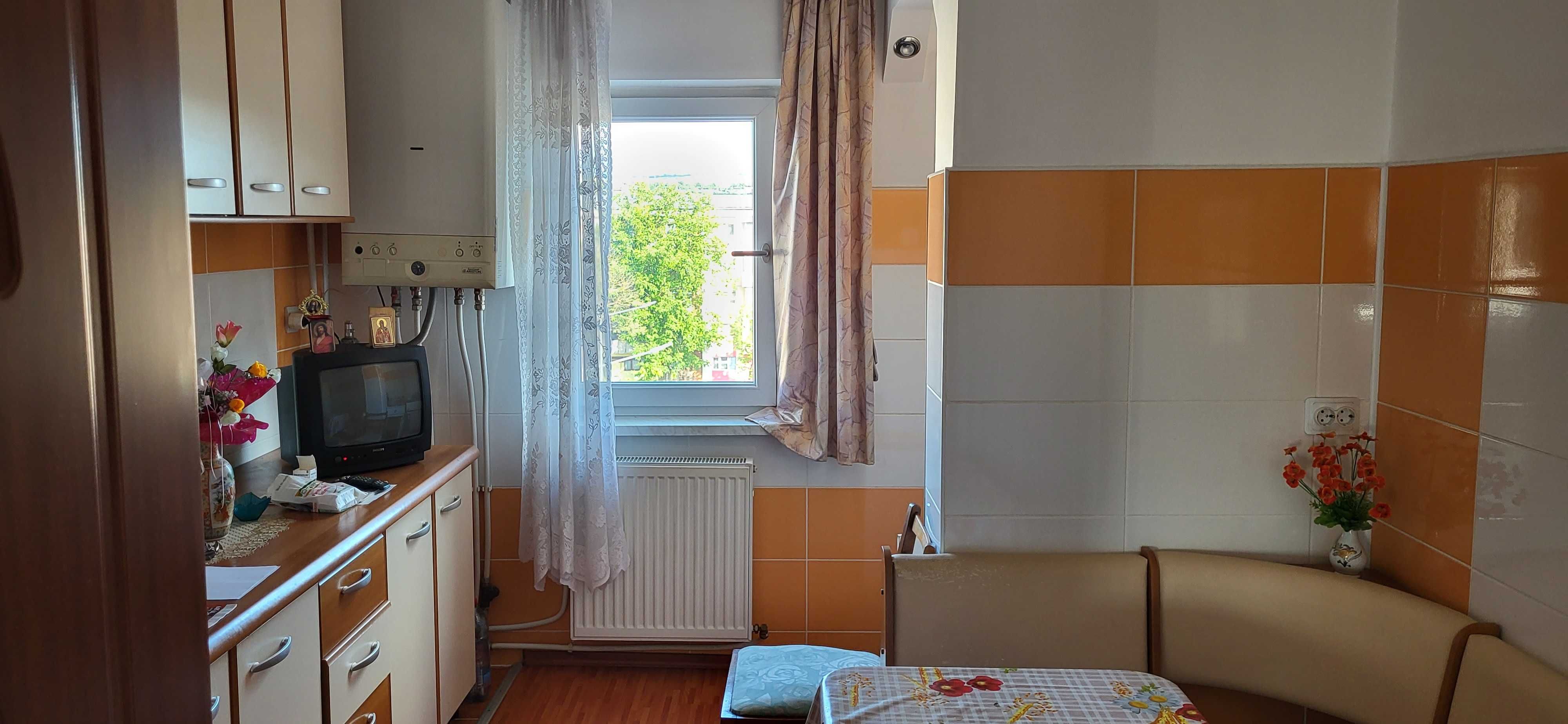 Apartament 3 camere, Hunedoara, zona Micro 5