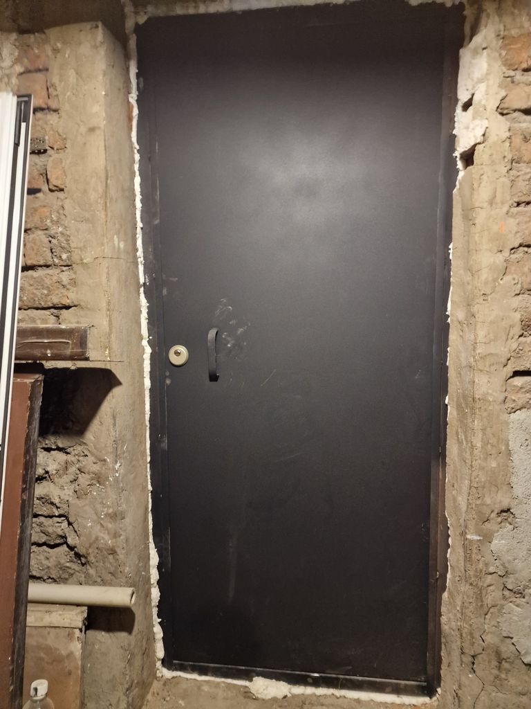Дава се под наем Склад в София, Център - 8 кв.м за 255 € - Снимка #7