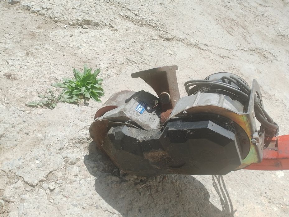 Vând motor de liza electrica in stare foarte buna