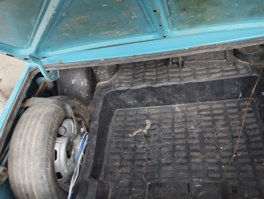 Vaz 2107 mashina sotiladi