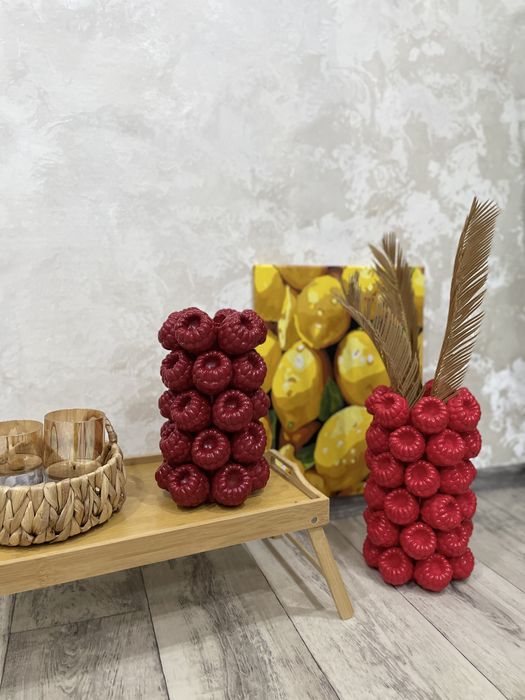 Ваза из малин ваза с лимонами